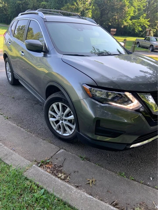 2020 Nissan Rogue - Image 2 of 13