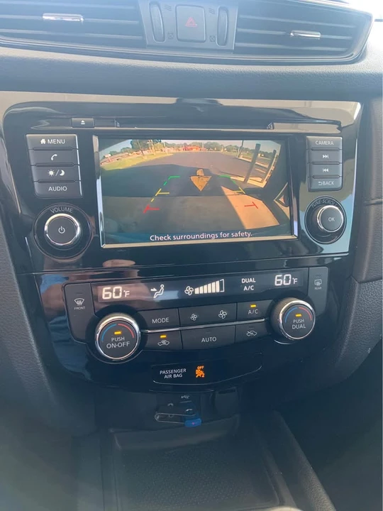 2020 Nissan Rogue - Image 10 of 13