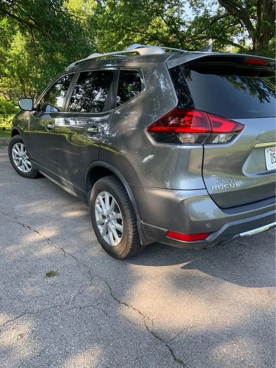 2020 Nissan Rogue - Image 6 of 13