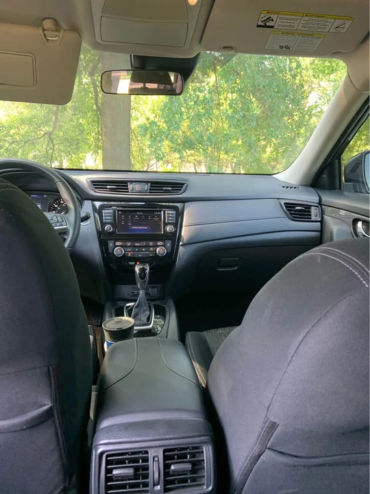 2020 Nissan Rogue - Image 8 of 13