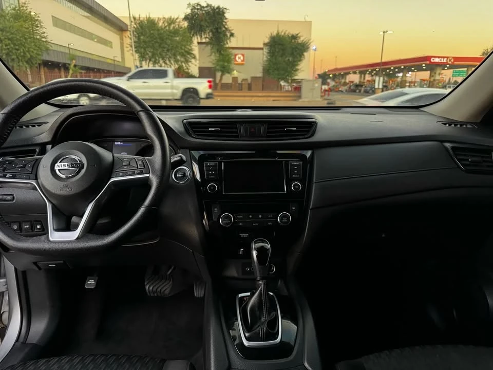2020 Nissan Rogue - Image 3 of 6