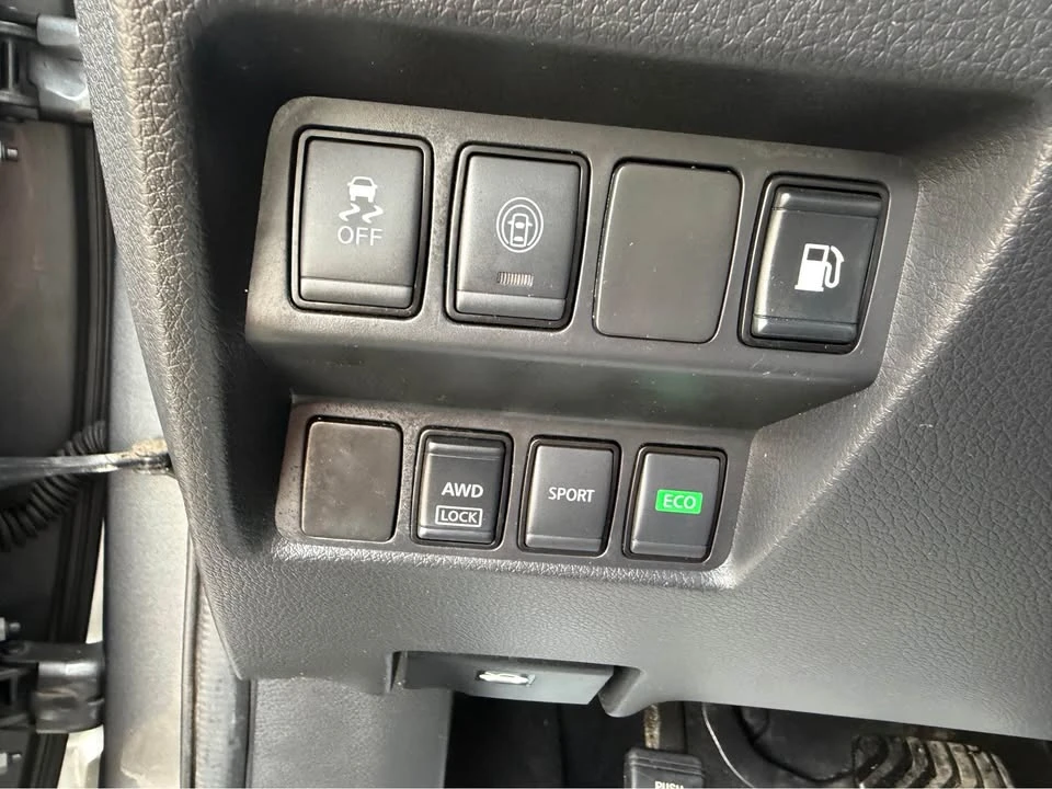 2020 Nissan Rogue - Image 13 of 20