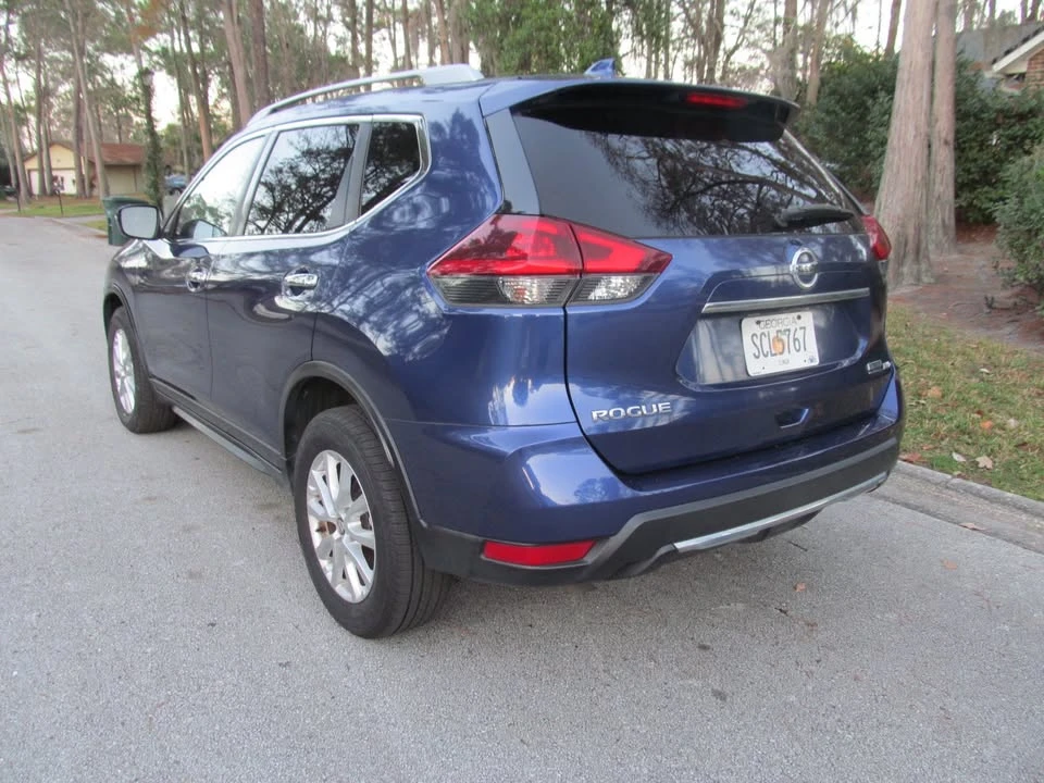 2020 Nissan Rogue - Image 2 of 15