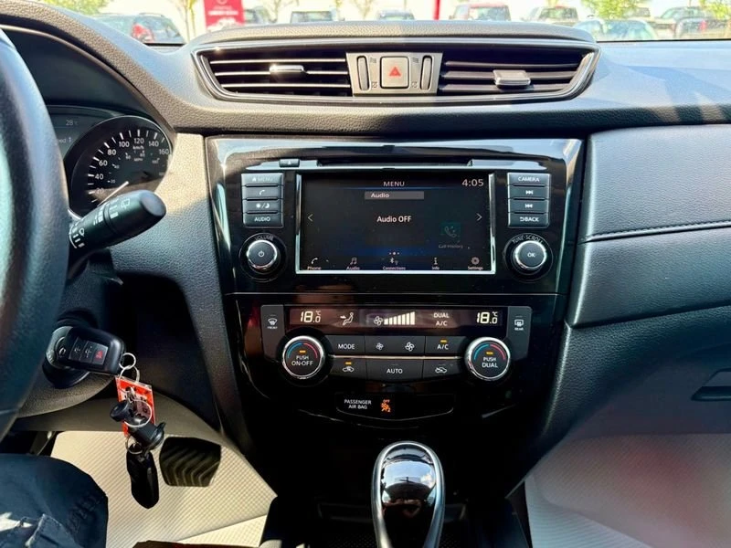 2020 Nissan Rogue - Image 13 of 18