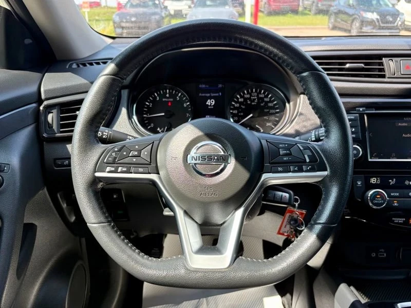 2020 Nissan Rogue - Image 12 of 18