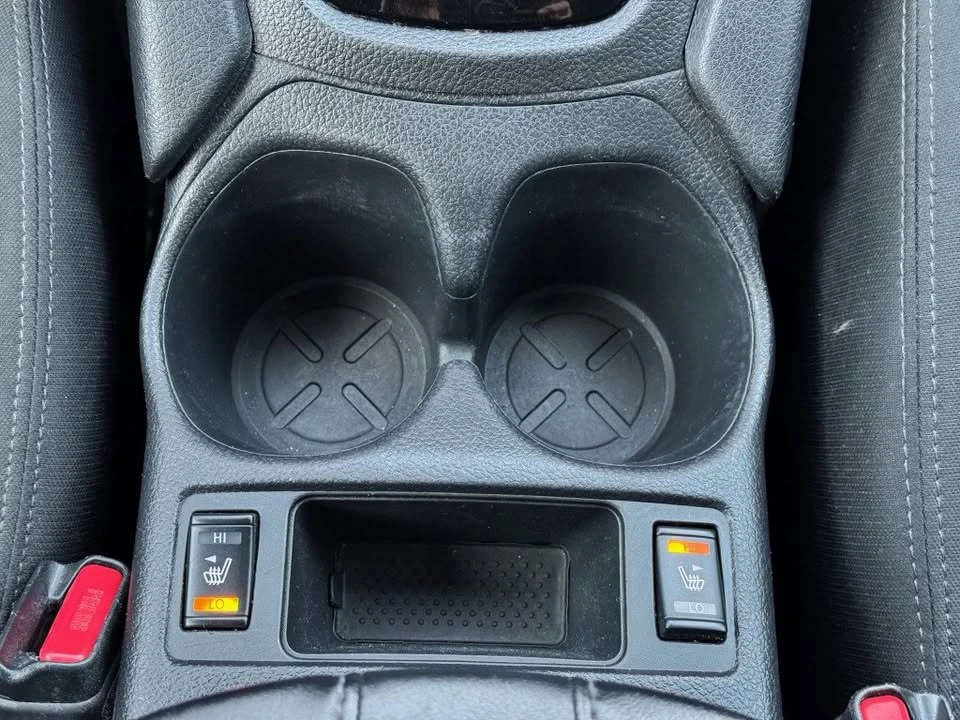 2020 Nissan Rogue - Image 15 of 19