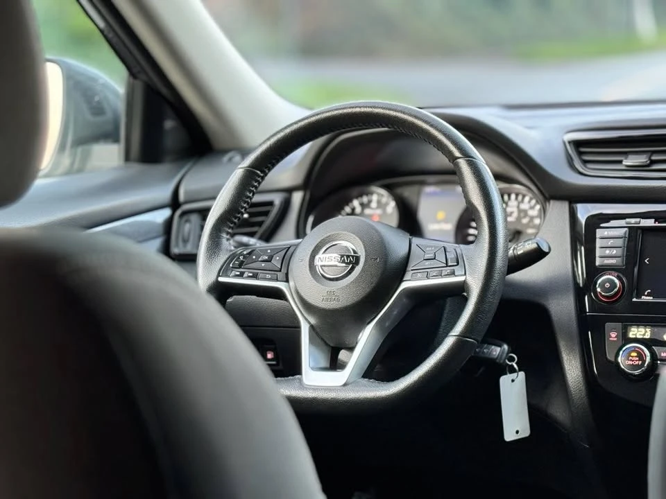 2020 Nissan Rogue - Image 9 of 19