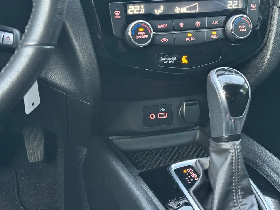 2020 Nissan Rogue - Image 17 of 19