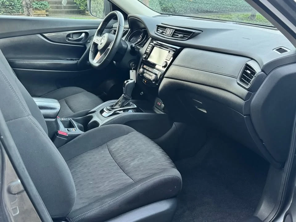 2020 Nissan Rogue - Image 11 of 19