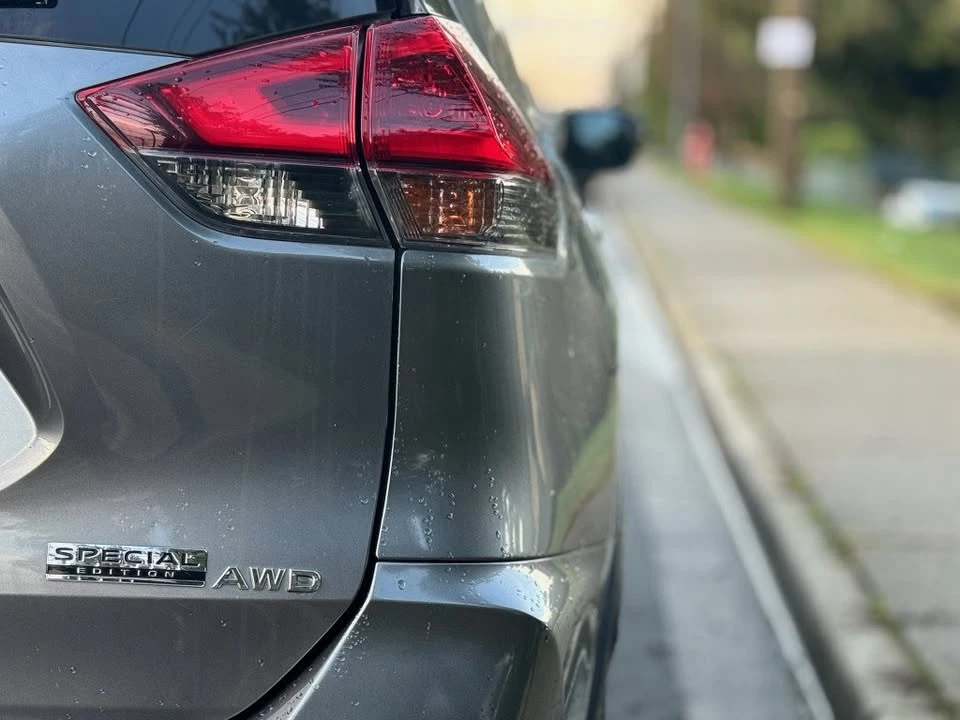 2020 Nissan Rogue - Image 7 of 19