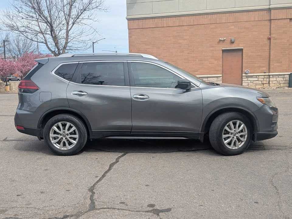 2020 Nissan Rogue - Image 8 of 17