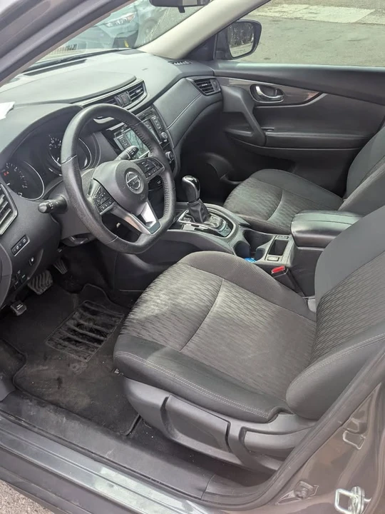 2020 Nissan Rogue - Image 11 of 17