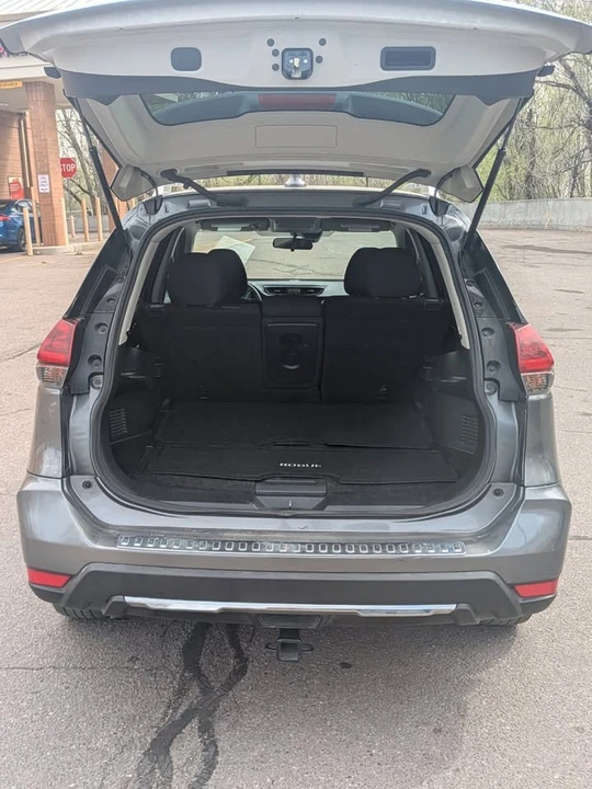 2020 Nissan Rogue - Image 7 of 17