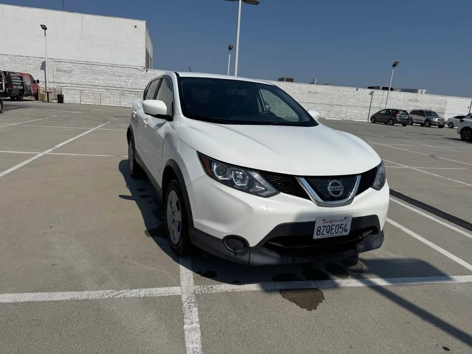 2020 Nissan Rogue - Image 11 of 19