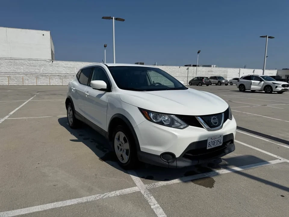 2020 Nissan Rogue - Image 8 of 19