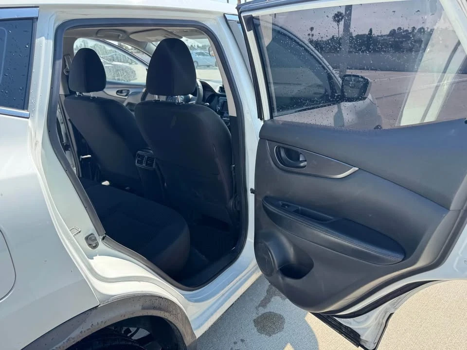 2020 Nissan Rogue - Image 16 of 19