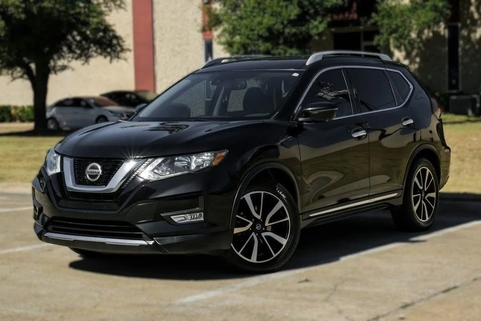 2020 Nissan Rogue - Image 3 of 15