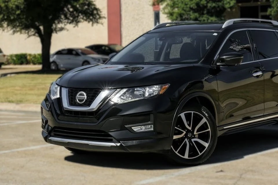 2020 Nissan Rogue - Image 4 of 15