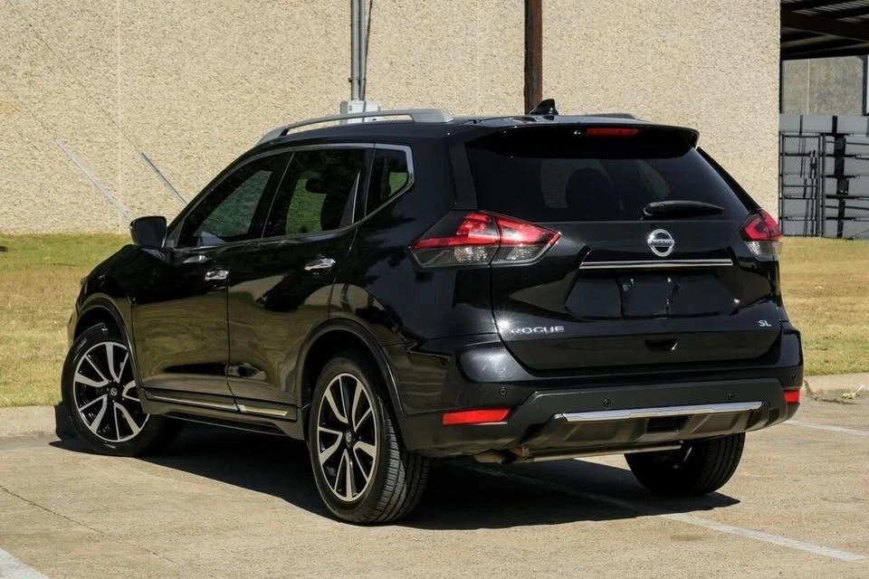 2020 Nissan Rogue - Image 5 of 15