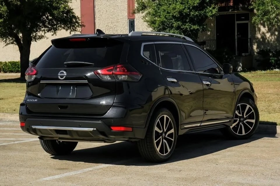 2020 Nissan Rogue - Image 7 of 15