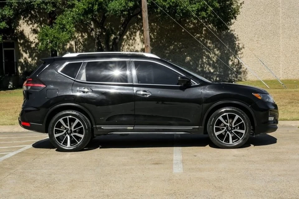 2020 Nissan Rogue - Image 8 of 15