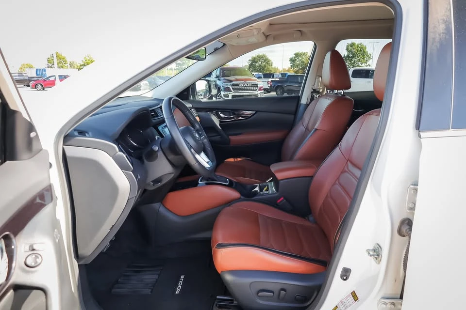 2020 Nissan Rogue - Image 9 of 20