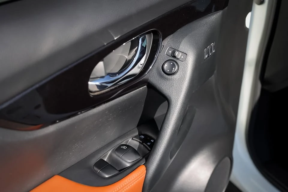 2020 Nissan Rogue - Image 18 of 20
