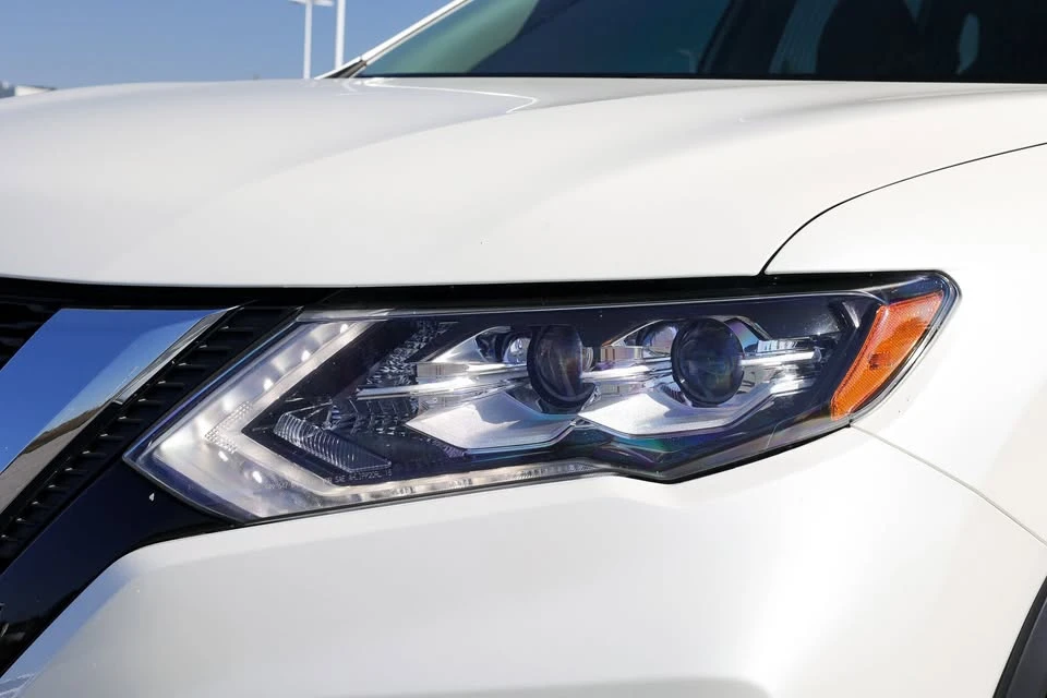 2020 Nissan Rogue - Image 7 of 20