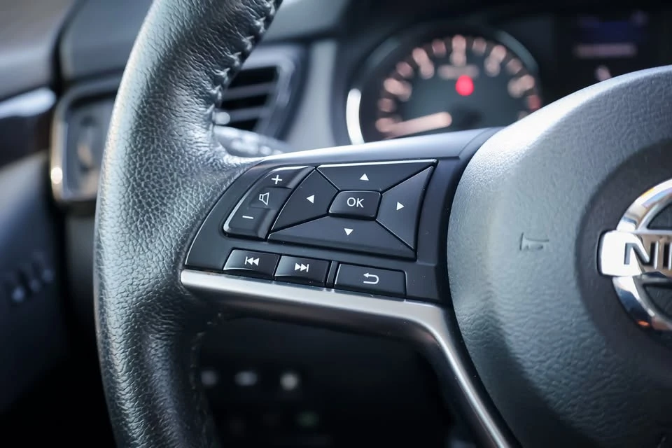 2020 Nissan Rogue - Image 19 of 20