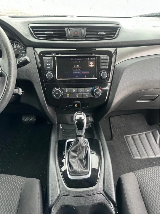 2020 Nissan Rogue - Image 12 of 17