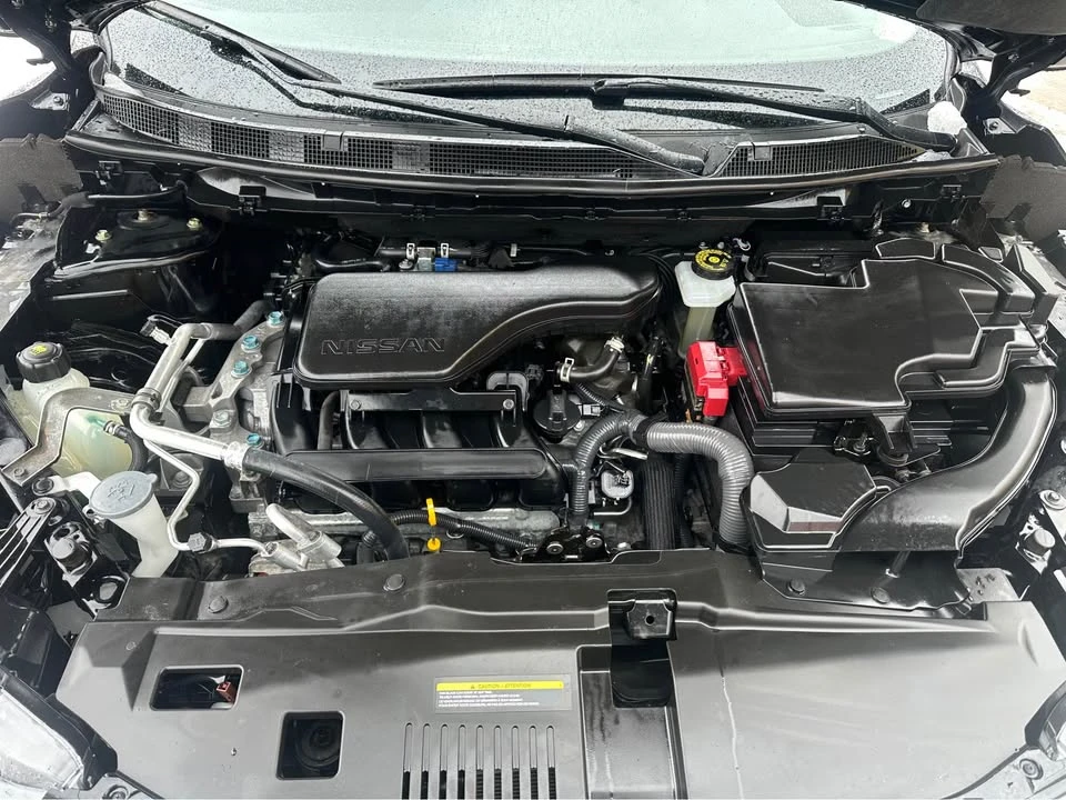 2020 Nissan Rogue - Image 15 of 17
