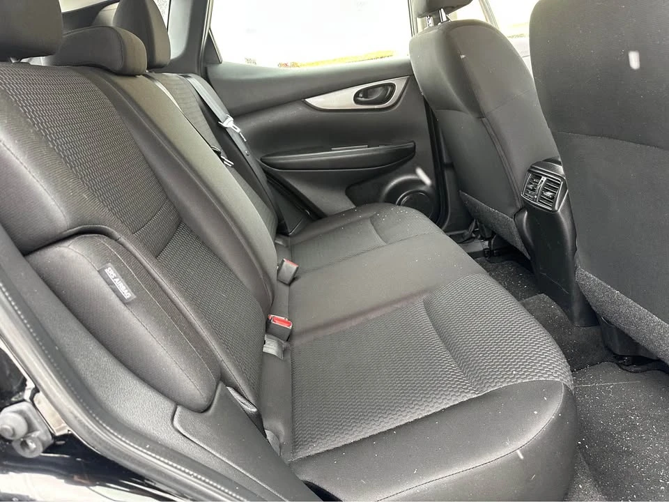 2020 Nissan Rogue - Image 8 of 17