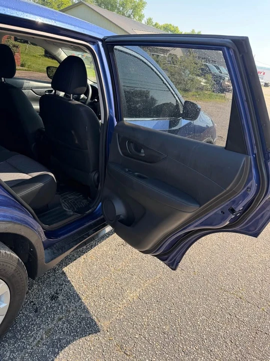 2020 Nissan Rogue - Image 10 of 15