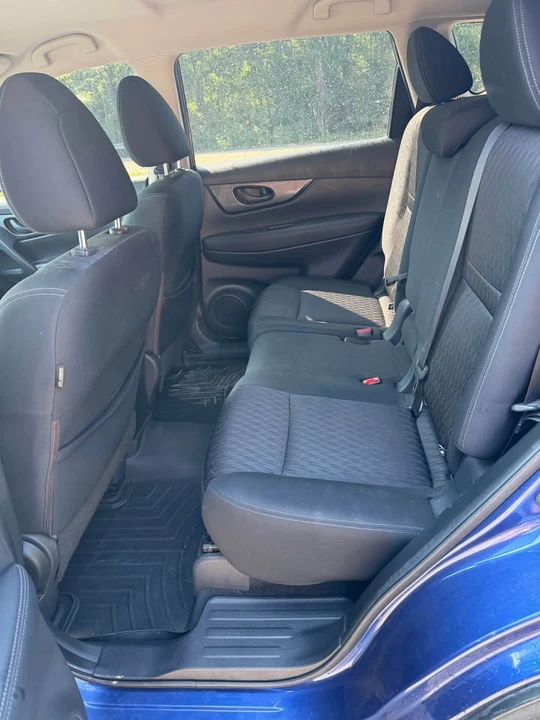 2020 Nissan Rogue - Image 9 of 15