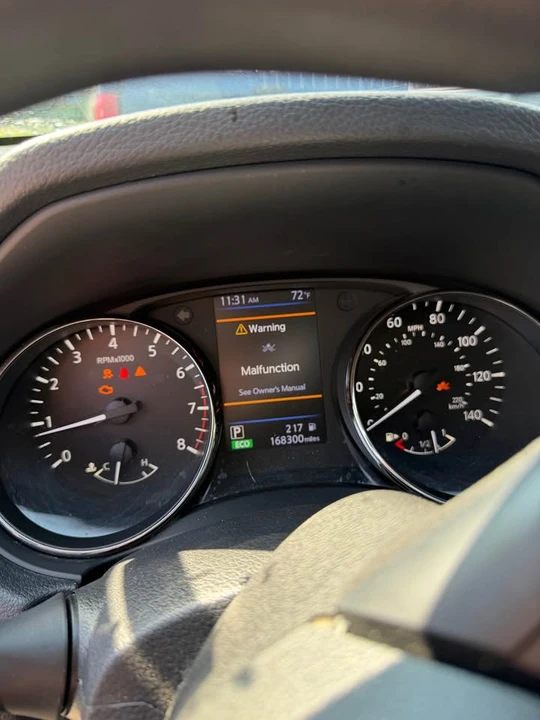 2020 Nissan Rogue - Image 15 of 15