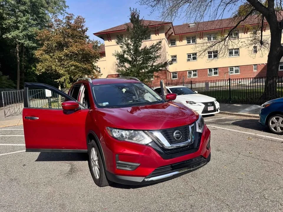 2020 Nissan Rogue - Image 4 of 8