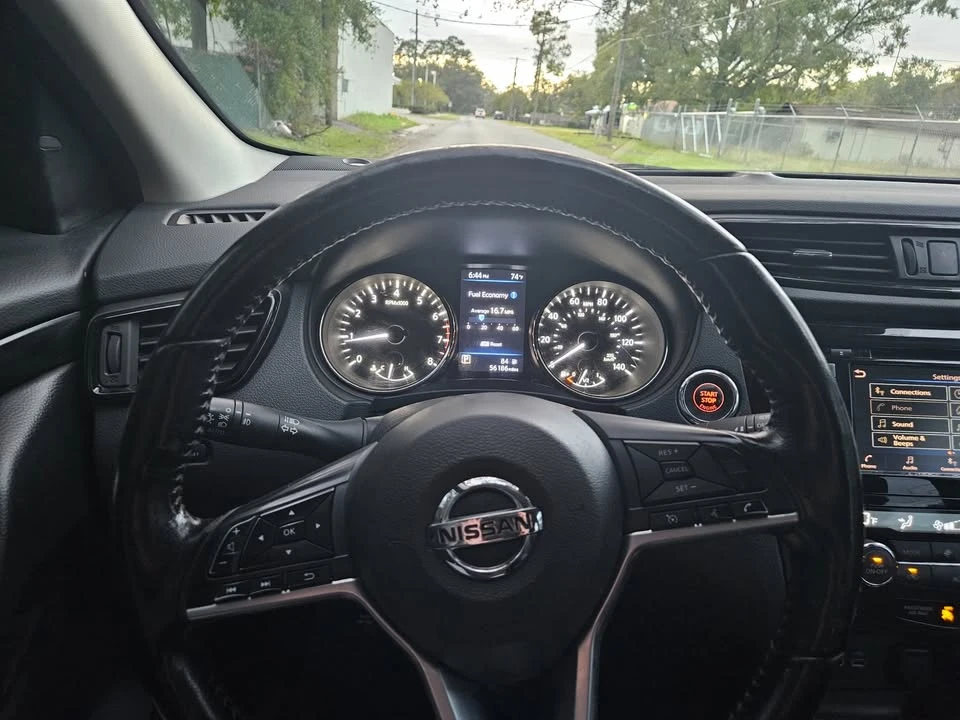 2020 Nissan Rogue - Image 9 of 19