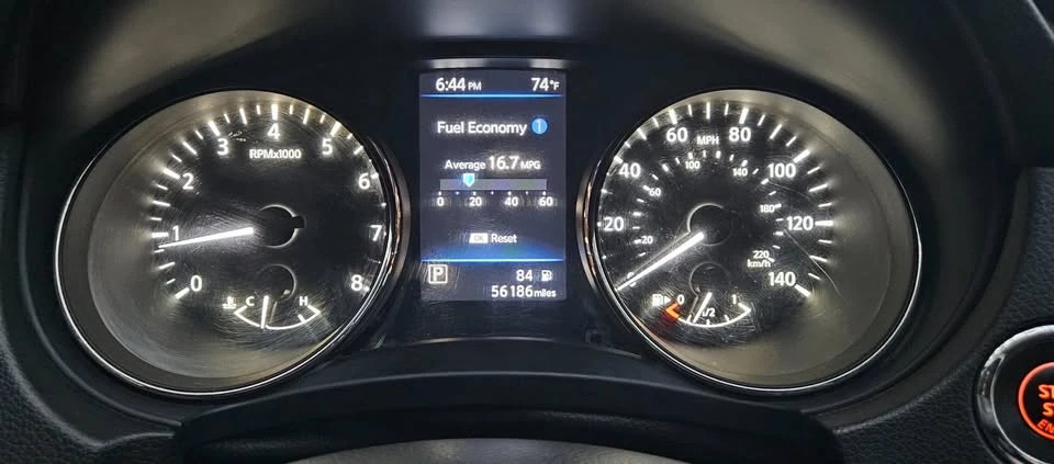 2020 Nissan Rogue - Image 8 of 19