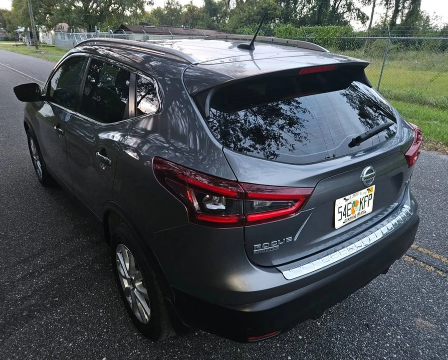 2020 Nissan Rogue - Image 7 of 19