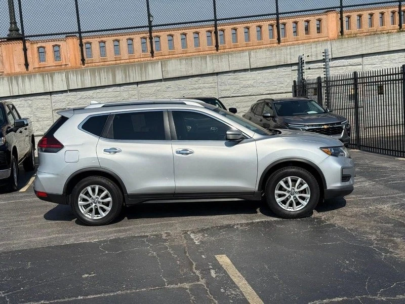 2020 Nissan Rogue - Image 2 of 8