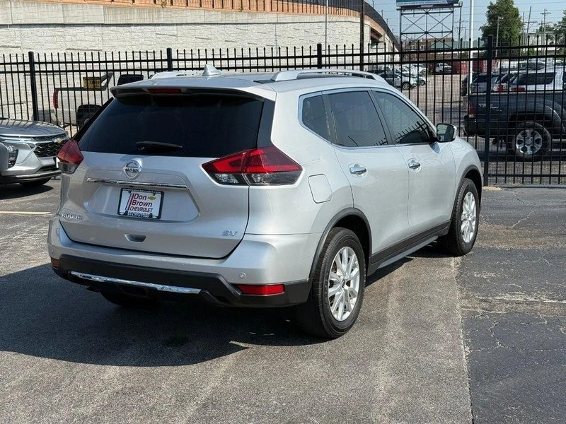 2020 Nissan Rogue - Image 3 of 8