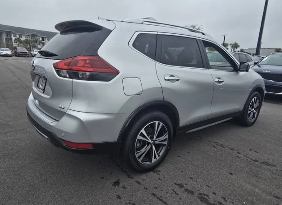 2020 Nissan Rogue - Image 5 of 12