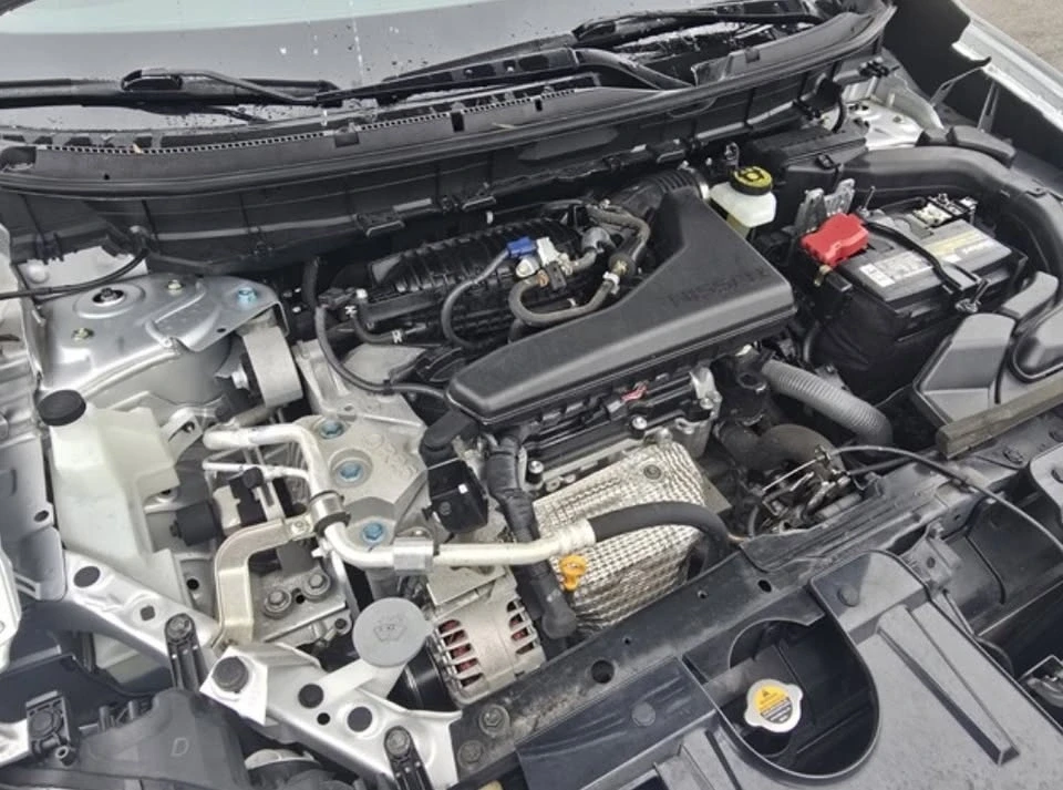 2020 Nissan Rogue - Image 10 of 12