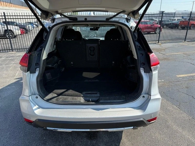 2020 Nissan Rogue - Image 4 of 8