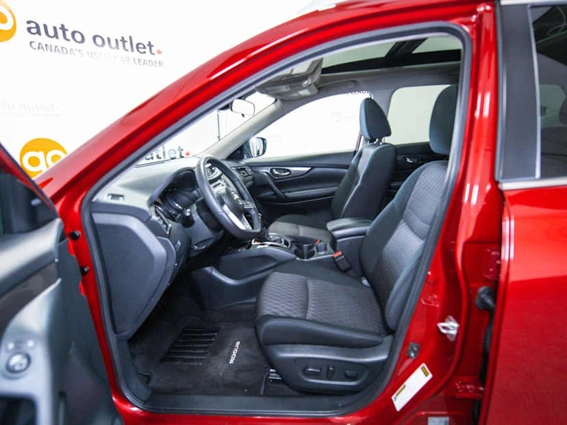 2020 Nissan Rogue - Image 17 of 20