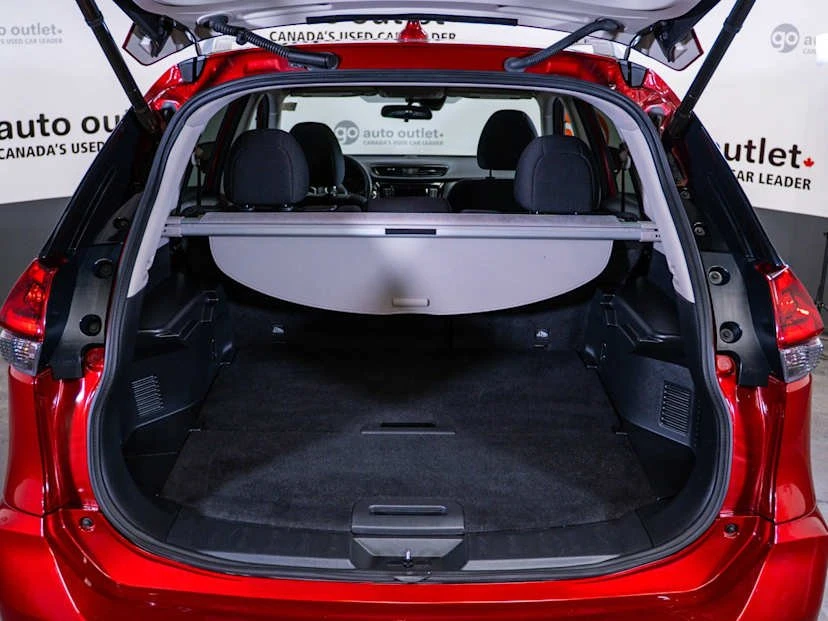 2020 Nissan Rogue - Image 9 of 20
