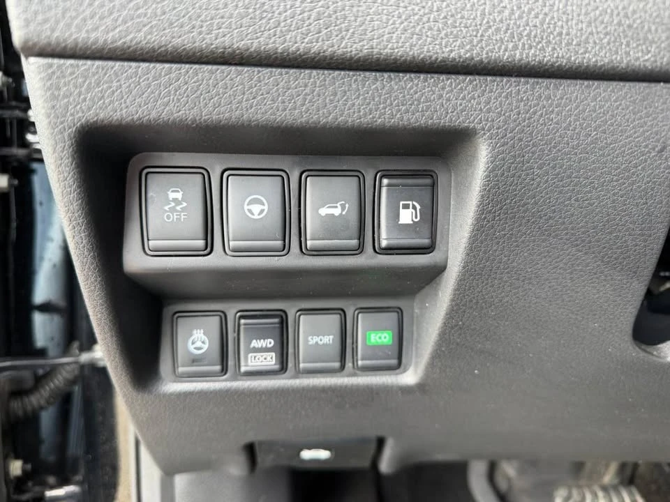 2020 Nissan Rogue - Image 8 of 19