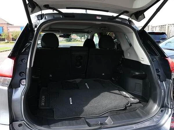 2020 Nissan Rogue - Image 9 of 11