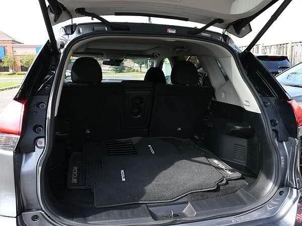 2020 Nissan Rogue - Image 9 of 11