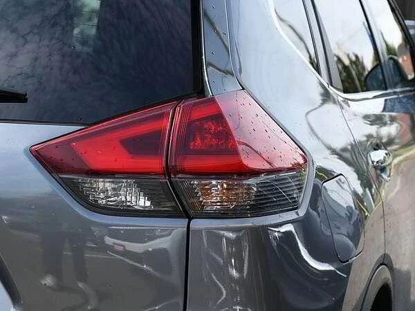 2020 Nissan Rogue - Image 7 of 11